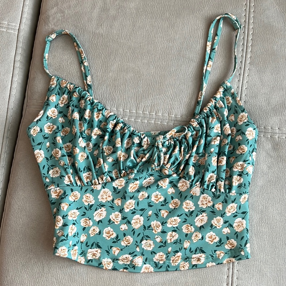 Urban Outfitters Floral Crop